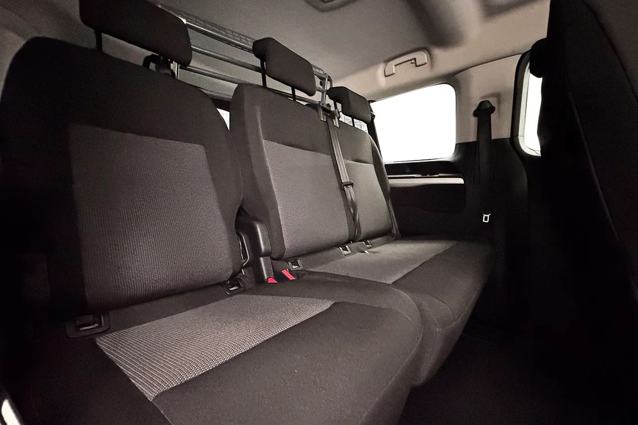 Toyota ProAce Verso 2.0 D-4D Aut Lång 9sits Drag HeadUp Värmare MOMS 177hk – bild 13 av 29