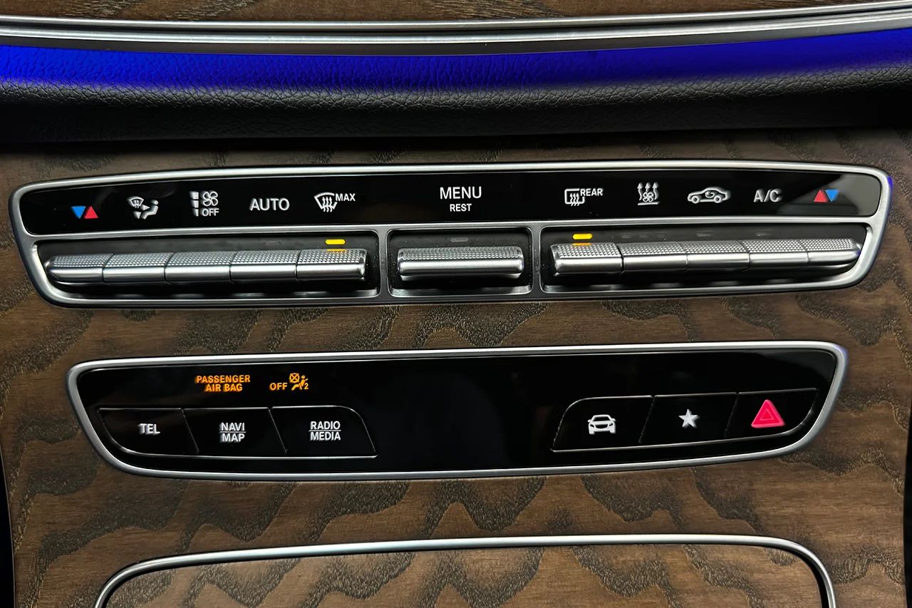 Mercedes-Benz E 300 T de 4M Premium SE Avantgarde Drag 360° Burmester – bild 29 av 35