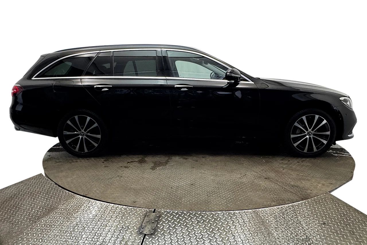 Mercedes-Benz E 300 T de 4M Premium SE Avantgarde Drag 360° Burmester – bild 4 av 35
