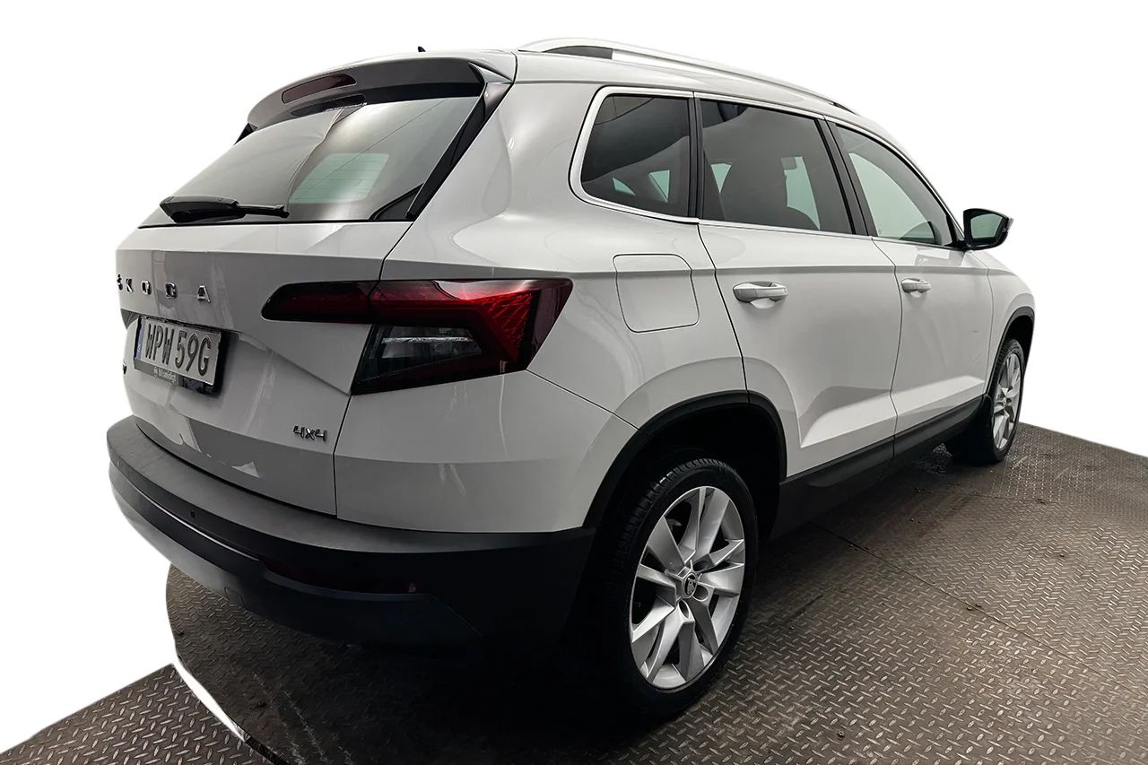 Škoda Karoq 2.0 TDI 4x4 Aut Style Drag Navi Kamera Värmare MOMS – bild 5 av 32
