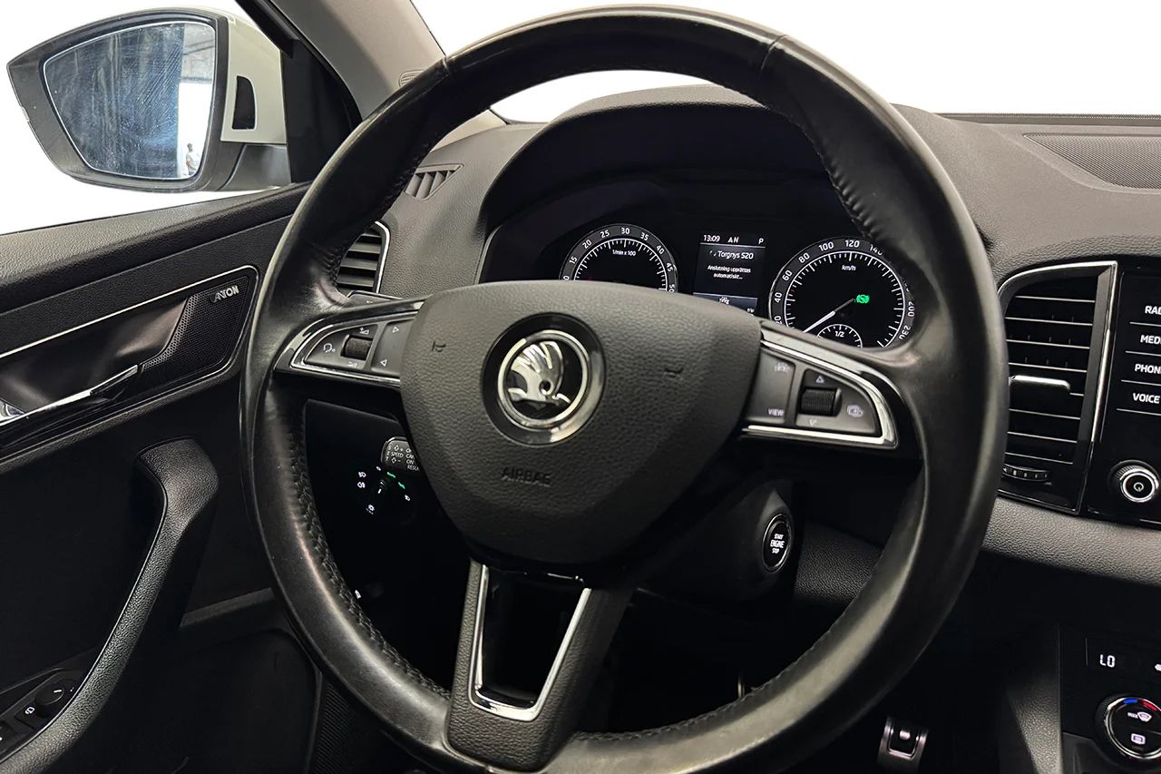 Škoda Karoq 2.0 TDI 4x4 Aut Style Drag Navi Kamera Värmare MOMS – bild 15 av 32
