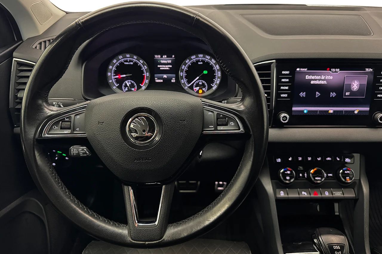 Škoda Karoq 2.0 TDI 4x4 Aut Style Drag Navi Kamera Värmare MOMS – bild 16 av 32