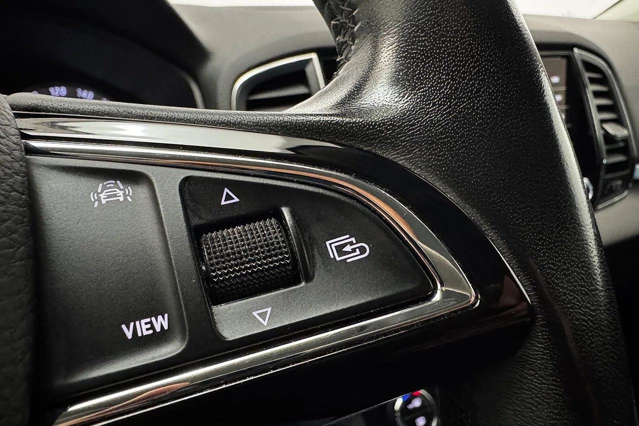 Škoda Karoq 2.0 TDI 4x4 Aut Style Drag Navi Kamera Värmare MOMS – bild 18 av 32