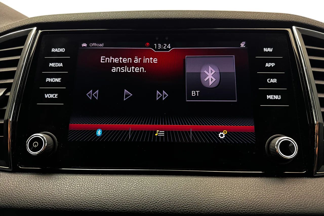Škoda Karoq 2.0 TDI 4x4 Aut Style Drag Navi Kamera Värmare MOMS – bild 23 av 32