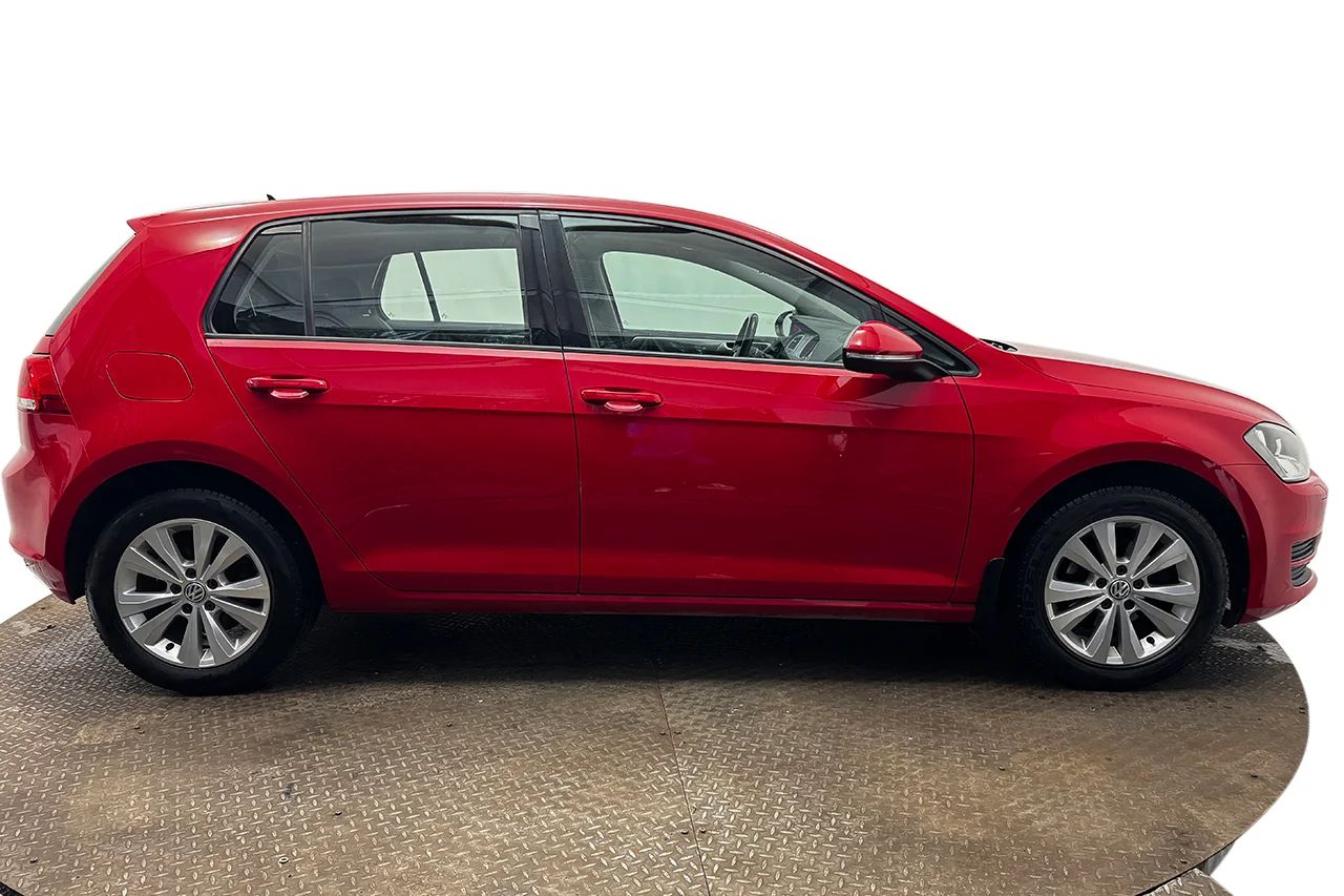 Volkswagen Golf 1.2 TSI Krompkt Vinterpkt Drag Värmare MOMS 110hk – bild 4 av 26