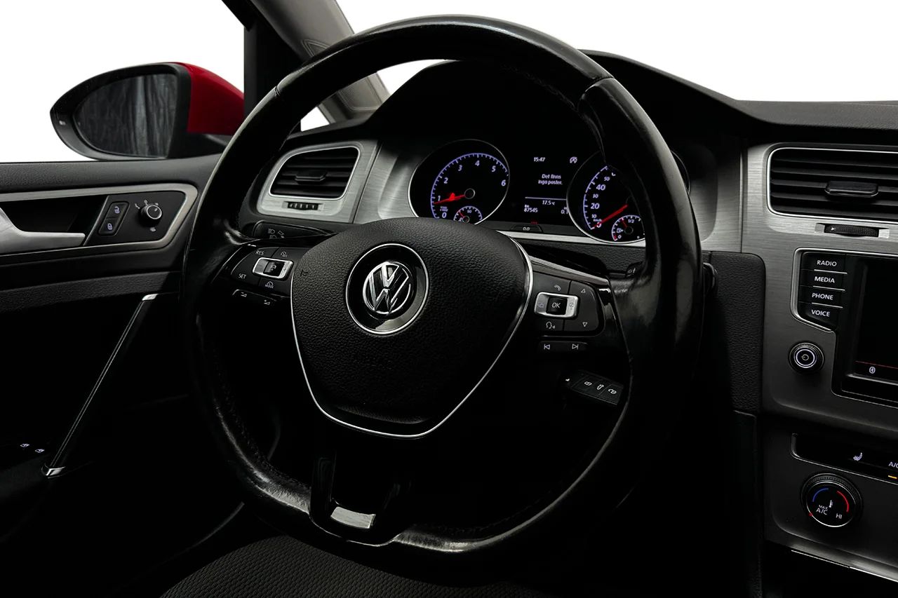 Volkswagen Golf 1.2 TSI Krompkt Vinterpkt Drag Värmare MOMS 110hk – bild 15 av 26