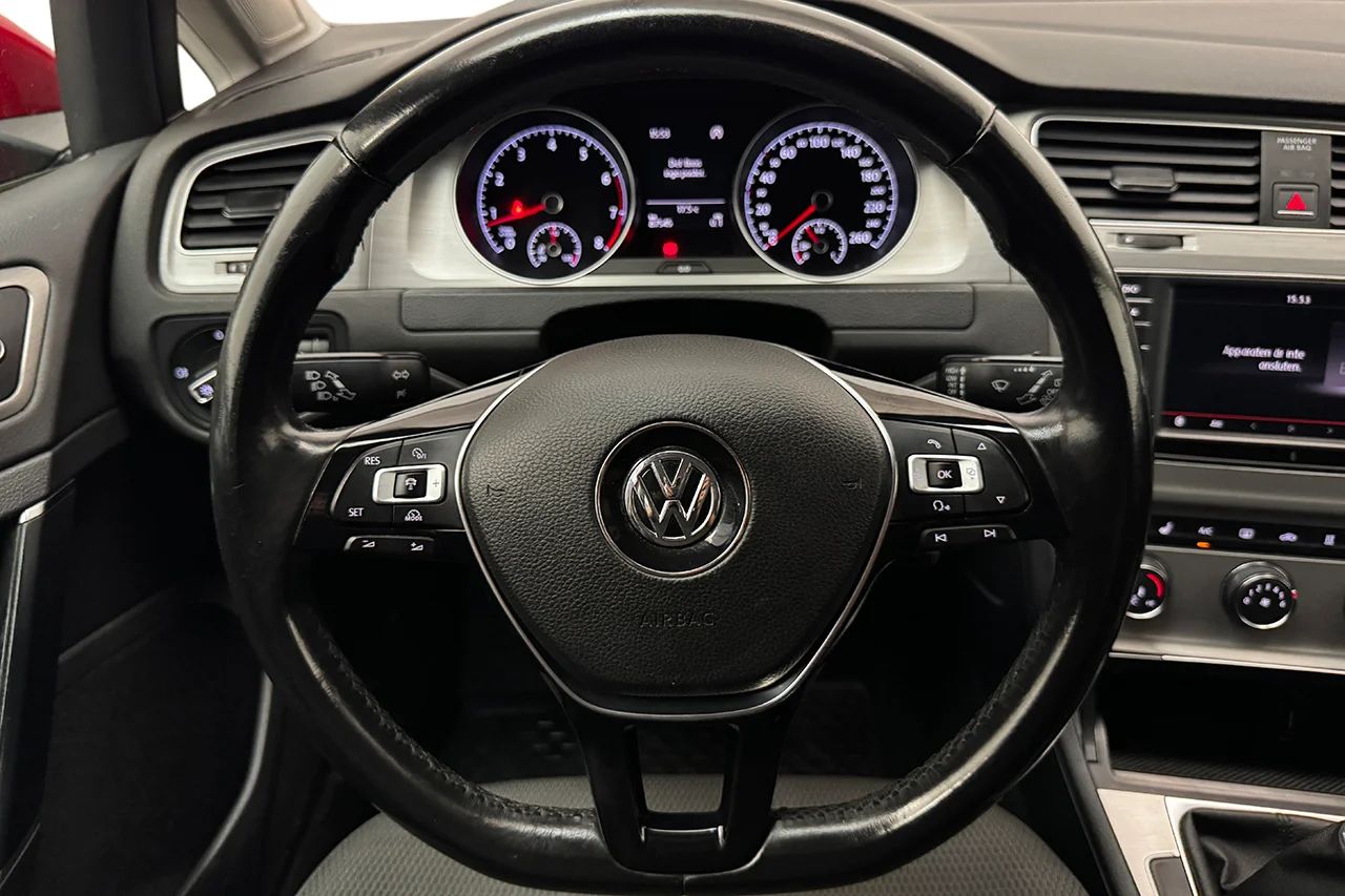 Volkswagen Golf 1.2 TSI Krompkt Vinterpkt Drag Värmare MOMS 110hk – bild 16 av 26