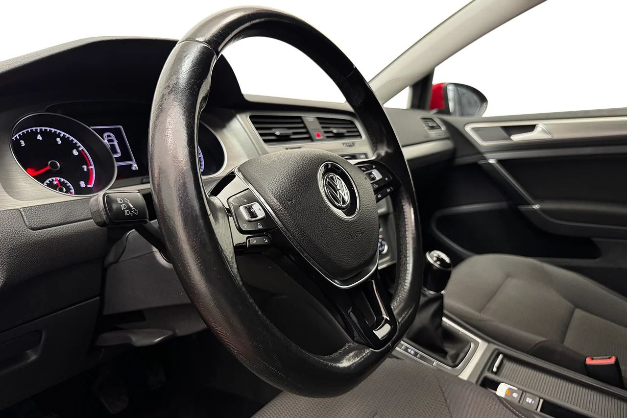 Volkswagen Golf 1.2 TSI Krompkt Vinterpkt Drag Värmare MOMS 110hk – bild 12 av 26