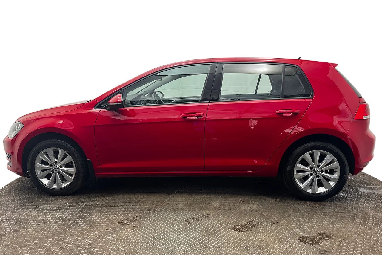 Volkswagen Golf 1.2 TSI Krompkt Vinterpkt Drag Värmare MOMS 110hk – bild 9 av 26