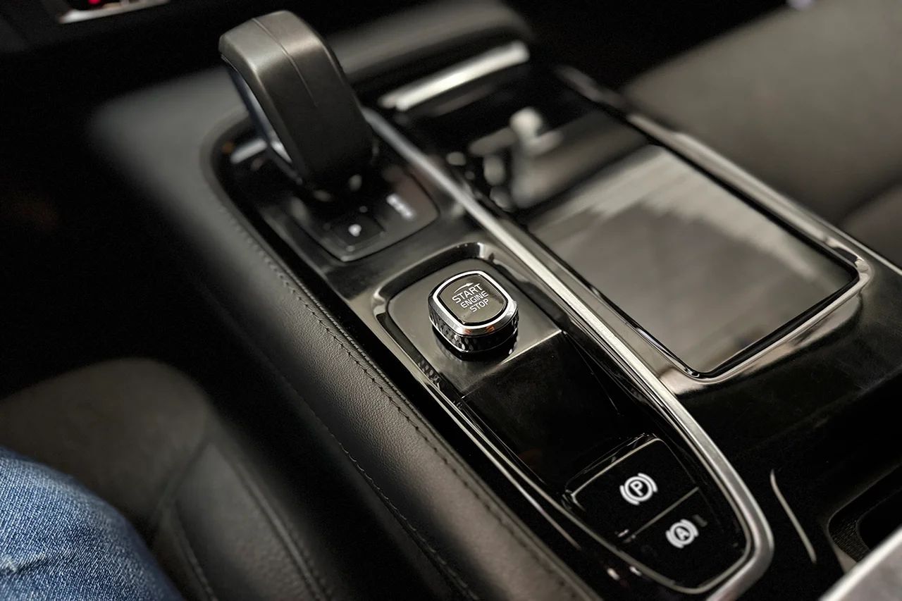 Volvo V90 T6 Plug-In Hybrid AWD Drag Navi 360° Kameravy BLIS Värmare H/K MOMS 350hk – bild 27 av 33