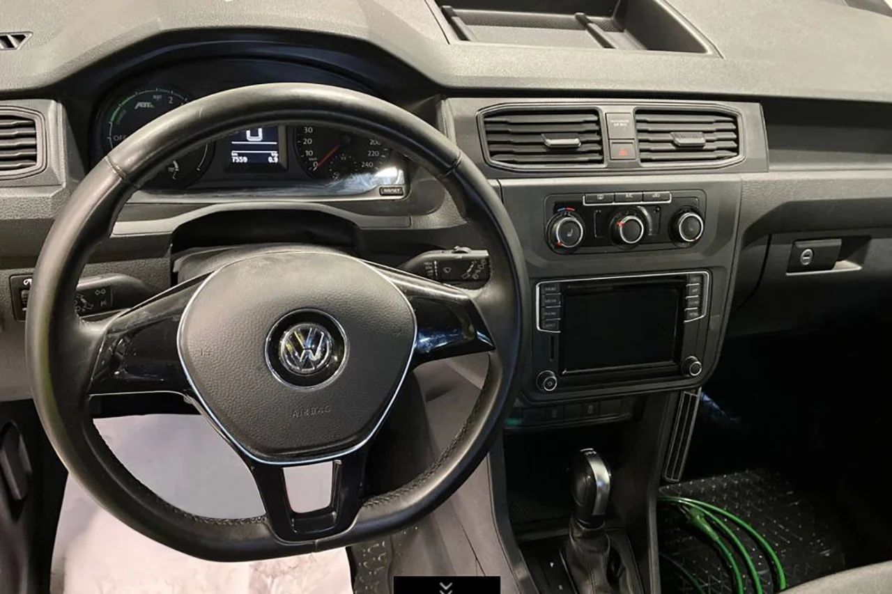 Volkswagen e-Caddy Maxi 37.3 kWh Drag Inredd Värmare P-Sens MOMS 113hk – bild 9 av 12