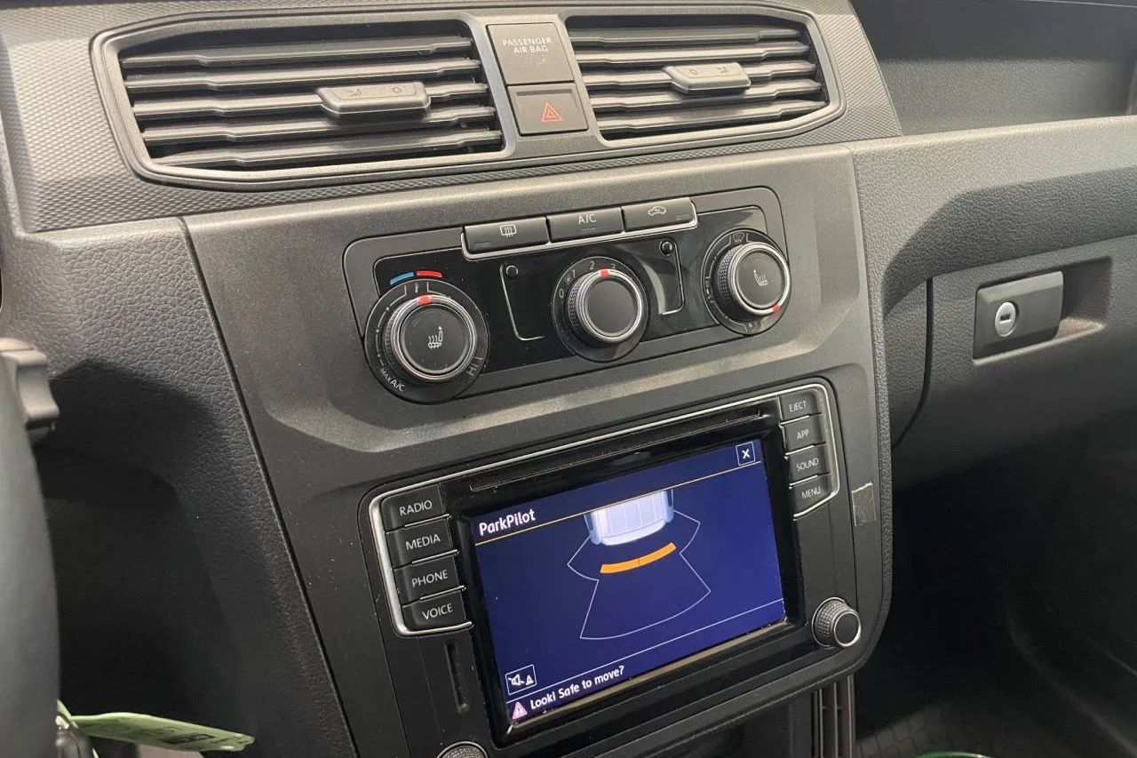 Volkswagen e-Caddy Maxi 37.3 kWh Drag Inredd Värmare P-Sens MOMS 113hk – bild 10 av 12