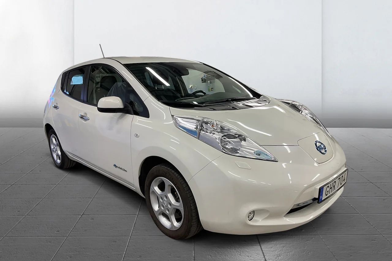 Nissan Leaf 30 kWh Filassist Blåtand MOMS 109hk – bild 3 av 9