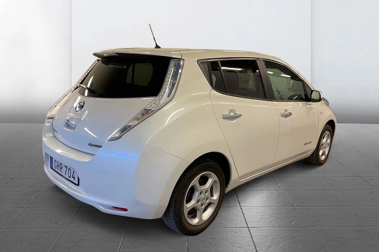 Nissan Leaf 30 kWh Filassist Blåtand MOMS 109hk – bild 4 av 9