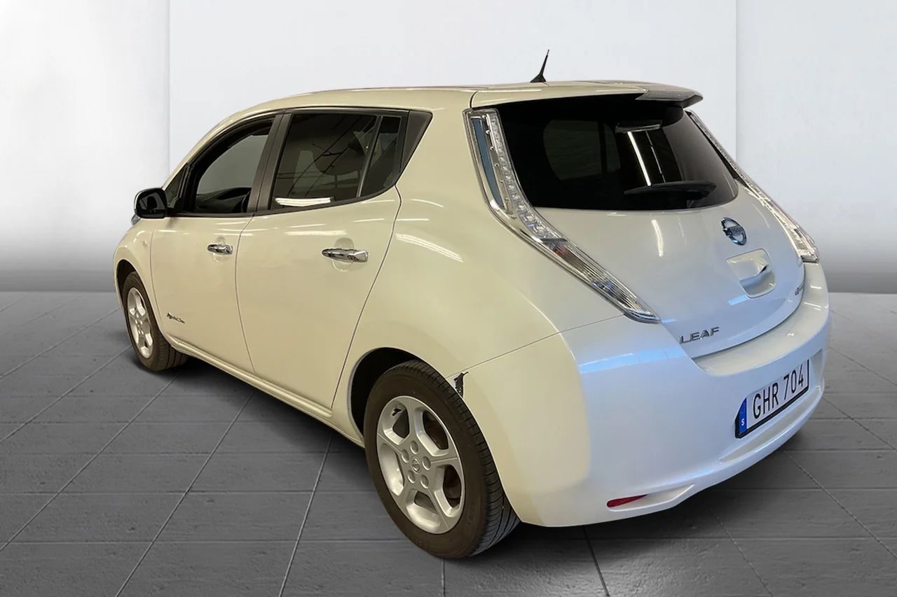 Nissan Leaf 30 kWh Filassist Blåtand MOMS 109hk – bild 5 av 9