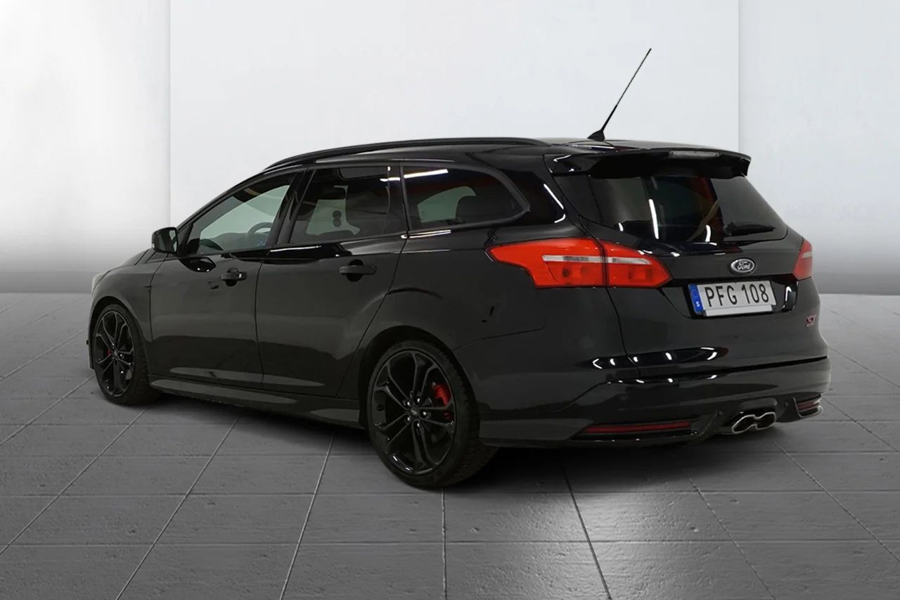 Ford Focus ST Kombi Aut Läder Elsäte Keyless Filassist 185hk – bild 7 av 25