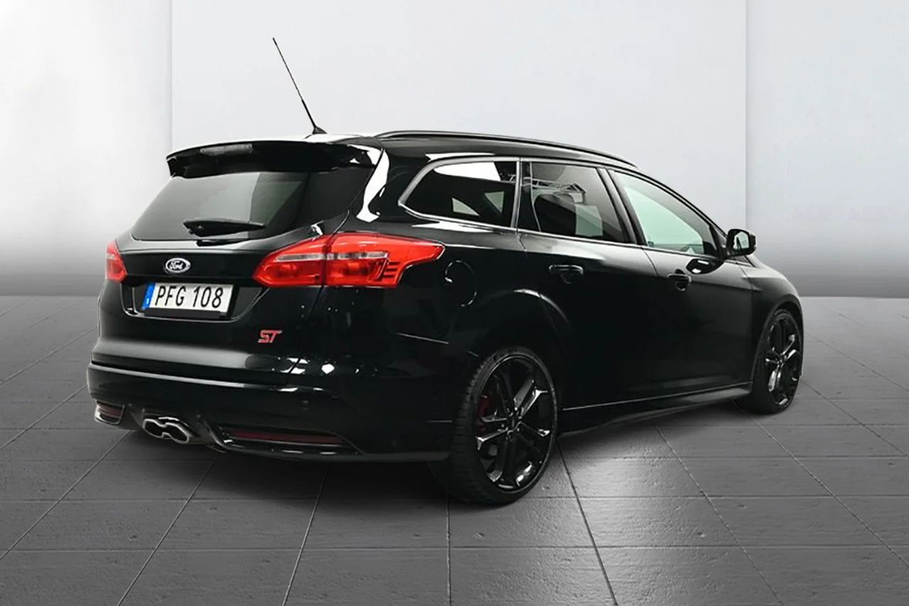 Ford Focus ST Kombi Aut Läder Elsäte Keyless Filassist 185hk – bild 5 av 25