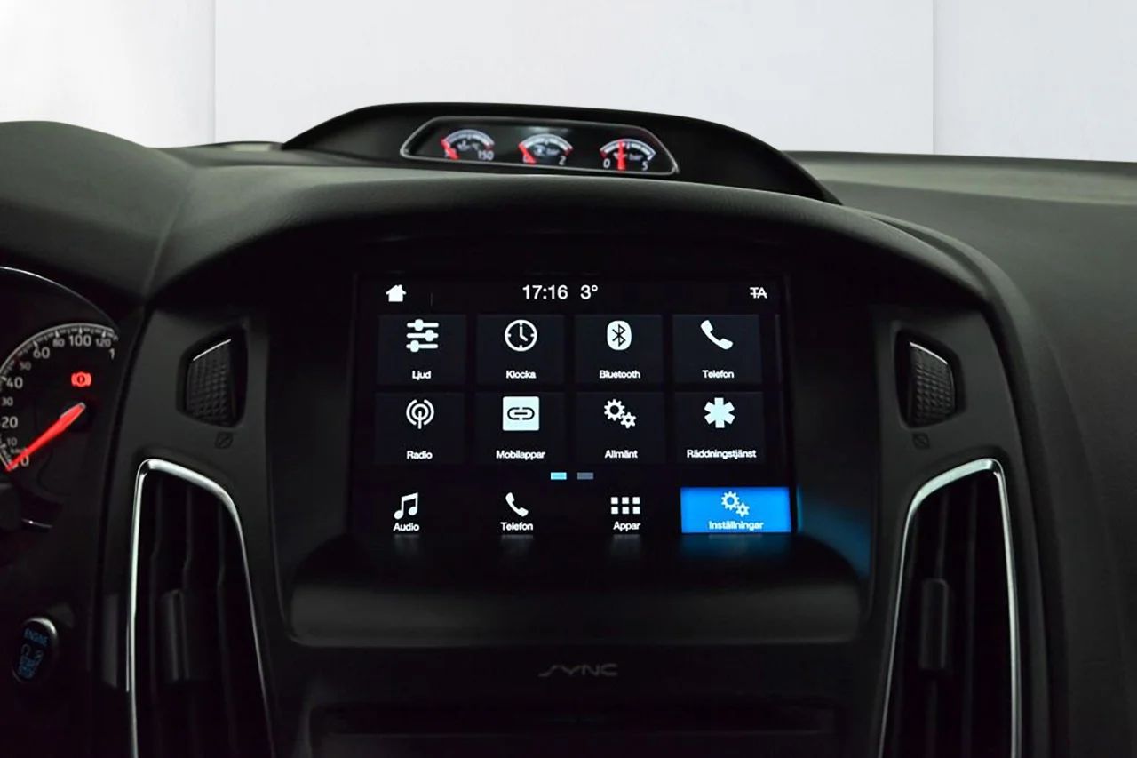 Ford Focus ST Kombi Aut Läder Elsäte Keyless Filassist 185hk – bild 19 av 25