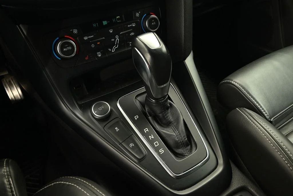 Ford Focus ST Kombi Aut Läder Elsäte Keyless Filassist 185hk – bild 24 av 25