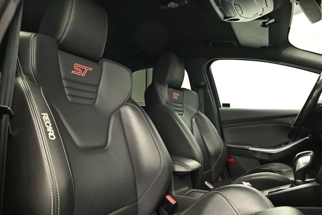 Ford Focus ST Kombi Aut Läder Elsäte Keyless Filassist 185hk – bild 15 av 25