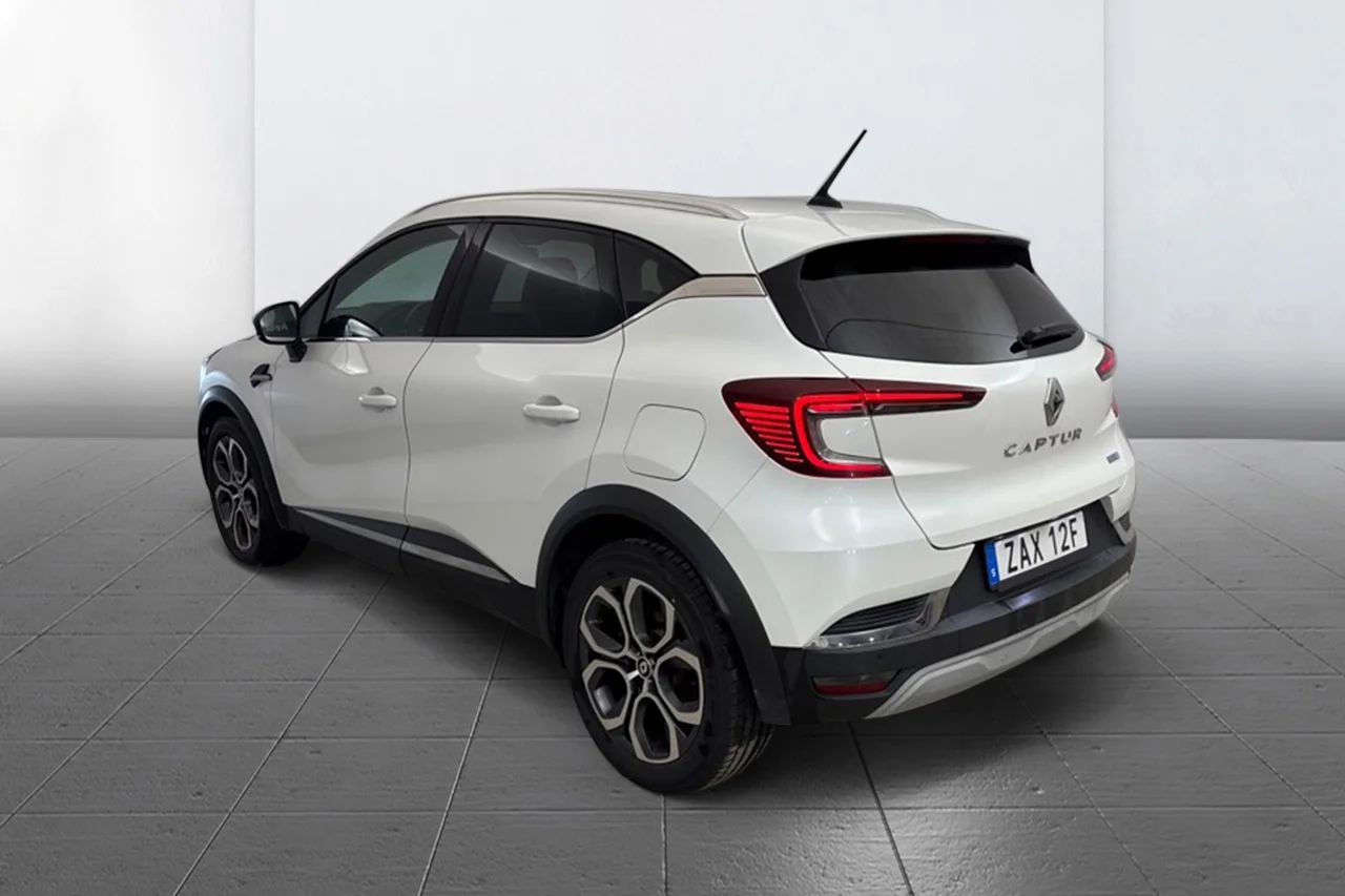 Renault Captur E-Tech Plugin Navi Kamera Cockpit MOMS 160hk – bild 3 av 8