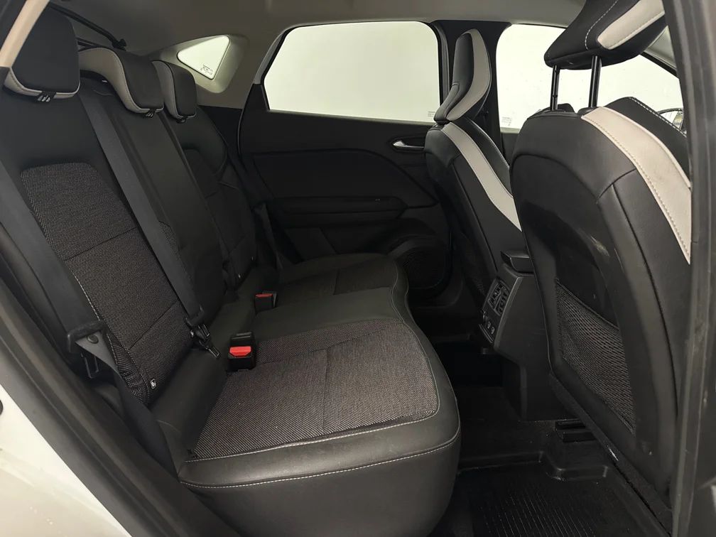 Renault Captur E-Tech Plugin Navi Kamera Cockpit MOMS 160hk – bild 5 av 8