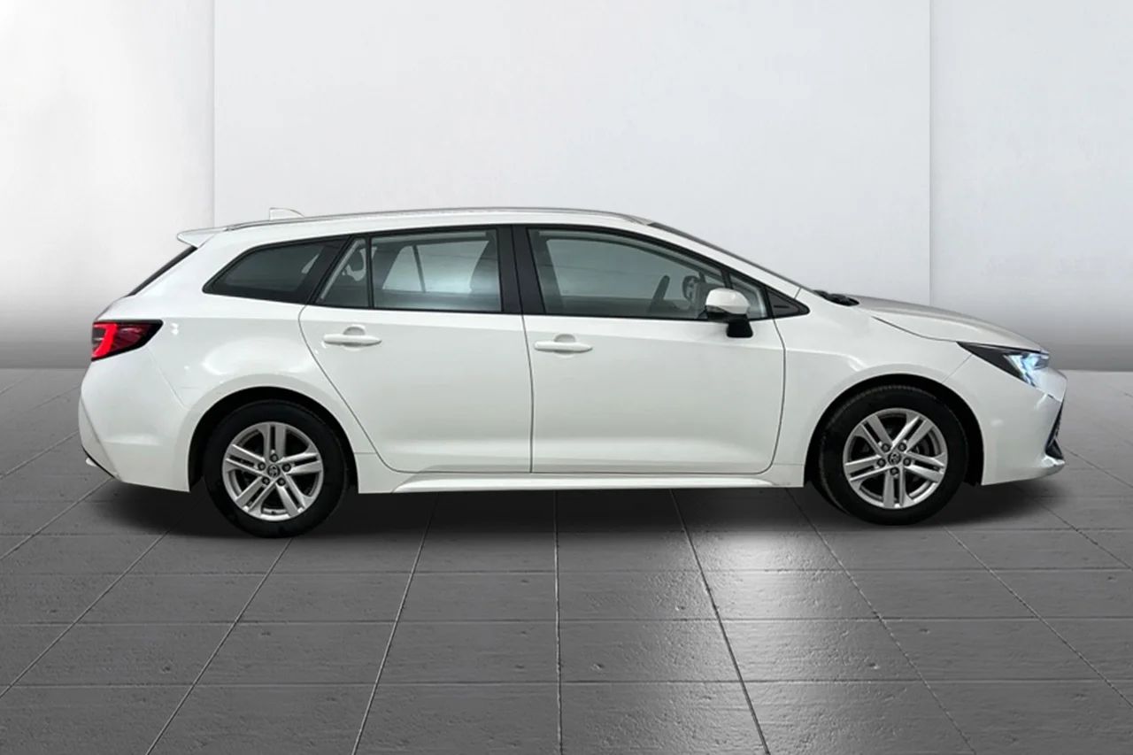 Toyota Corolla Touring Sports Hybrid Kamera Rattvärme Adaptiv Farthållare MOMS 122hk – bild 4 av 11