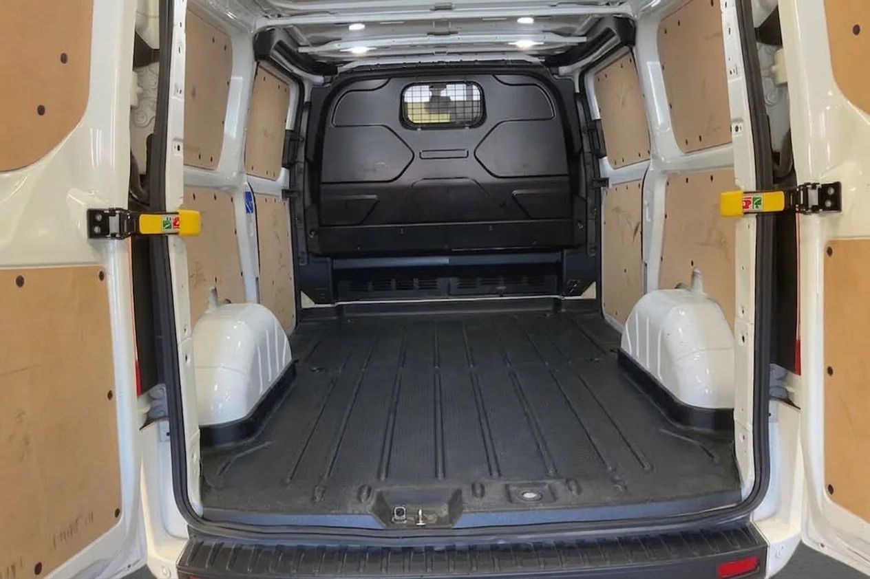 Ford Transit Custom 280 2.0 L1 Automat 2xSidodörr 3-sits P-Sensorer MOMS 130hk – bild 7 av 12
