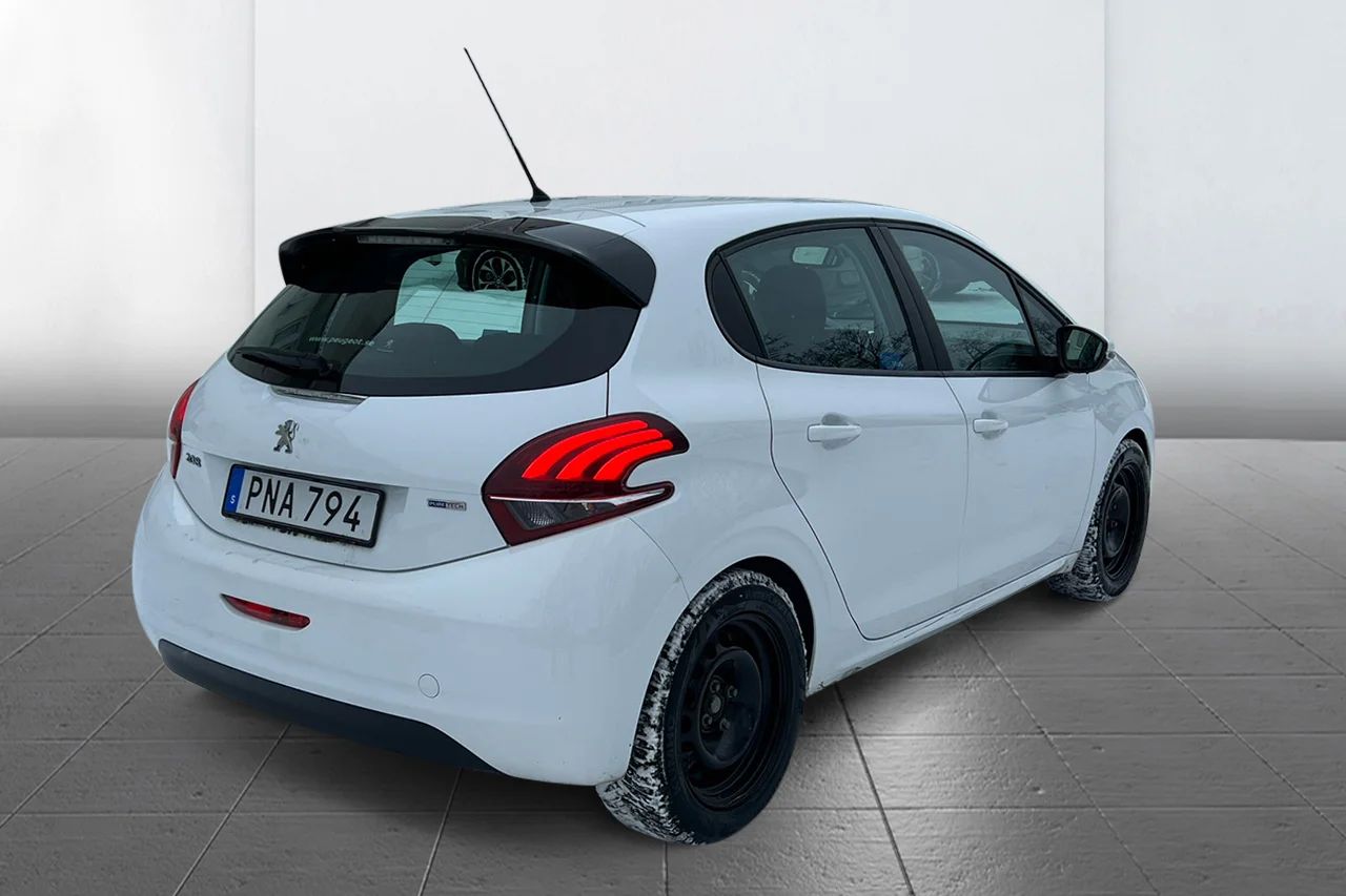 Peugeot 208 1.2 PureTech Pekskärm Farthållare 82hk – bild 4 av 9