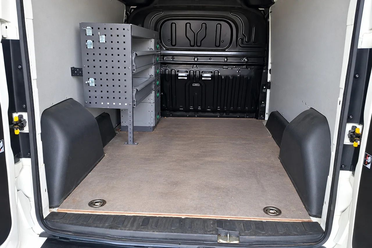 Fiat Doblo 0.9t 1.4 T-JET NP CNG Drag Inredd 3sits MOMS 120hk – bild 4 av 5