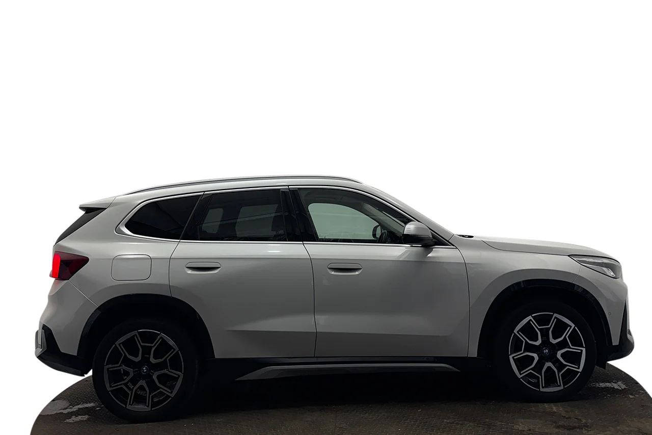 BMW X1 xDrive25e Steptronic, 245hk, 2024 – bild 4 av 37