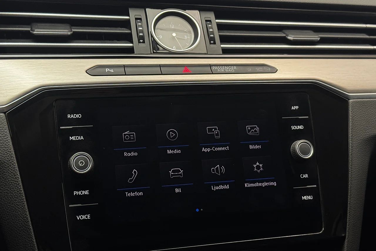 Volkswagen Passat SC 2.0 TDI 4M GT R-Line Drag Läder Kamera Värmare Cockpit – bild 27 av 37