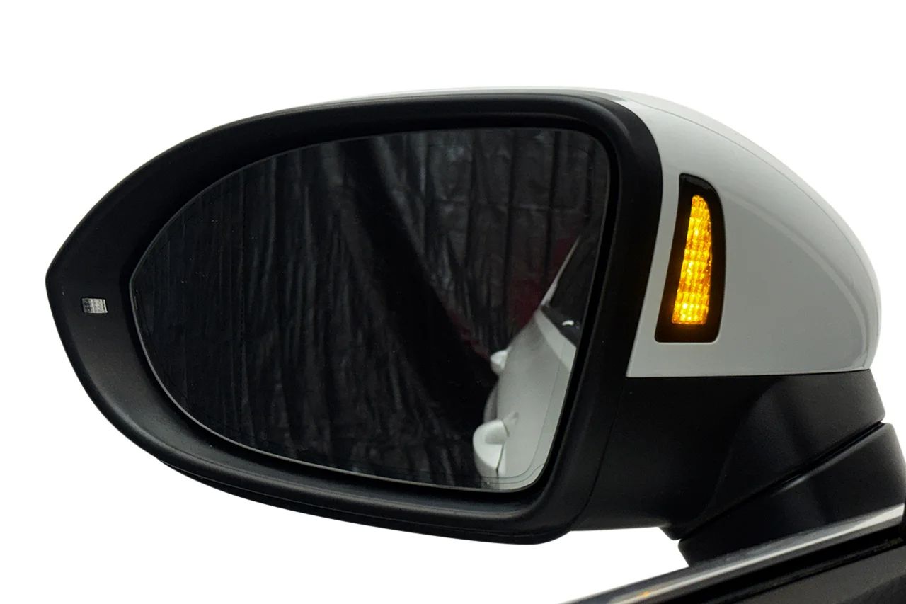 Volkswagen Passat SC 2.0 TDI 4M GT R-Line Drag Läder Kamera Värmare Cockpit – bild 18 av 37