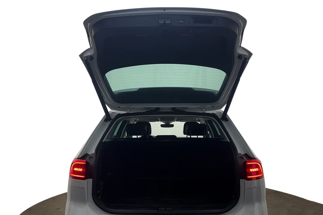 Volkswagen Passat SC 2.0 TDI 4M GT R-Line Drag Läder Kamera Värmare Cockpit – bild 35 av 37