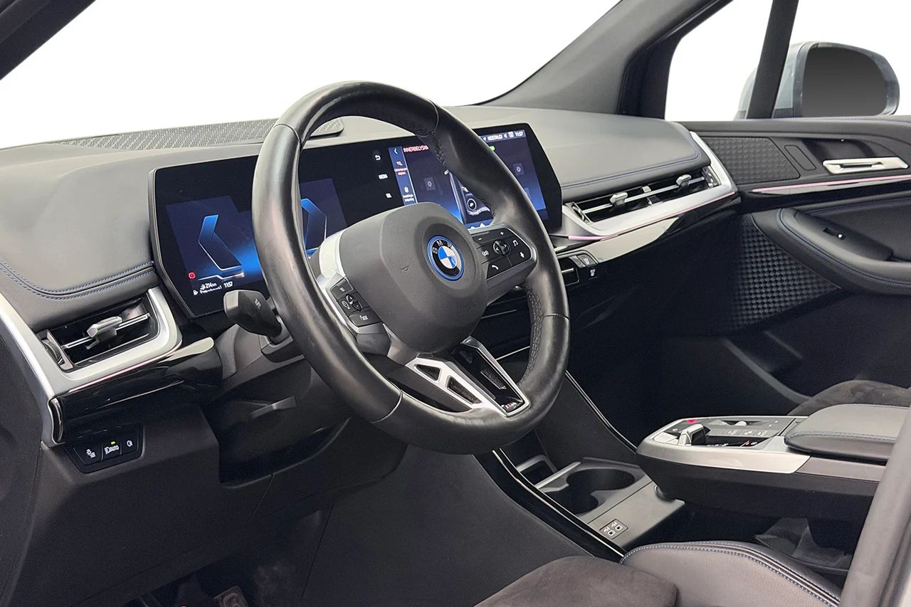 BMW 225e xDrive Active Tour M Sport P-Klimat Navi Kamera MOMS 245hk – bild 12 av 41