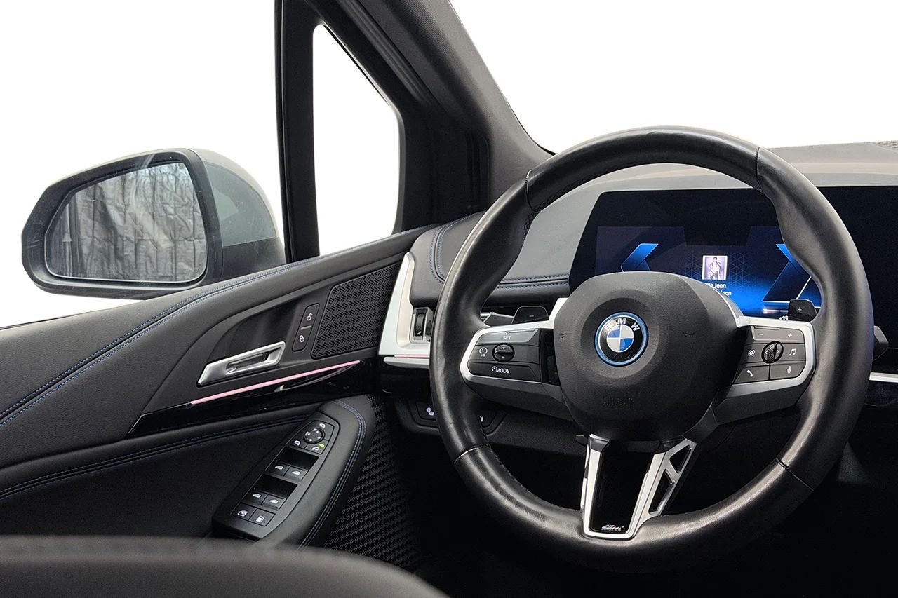 BMW 225e xDrive Active Tour M Sport P-Klimat Navi Kamera MOMS 245hk – bild 16 av 41
