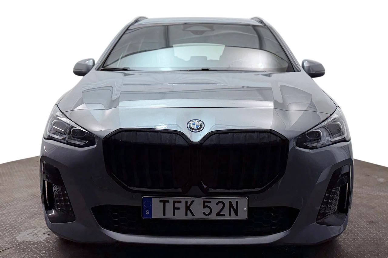 BMW 225e xDrive Active Tour M Sport P-Klimat Navi Kamera MOMS 245hk – bild 2 av 41