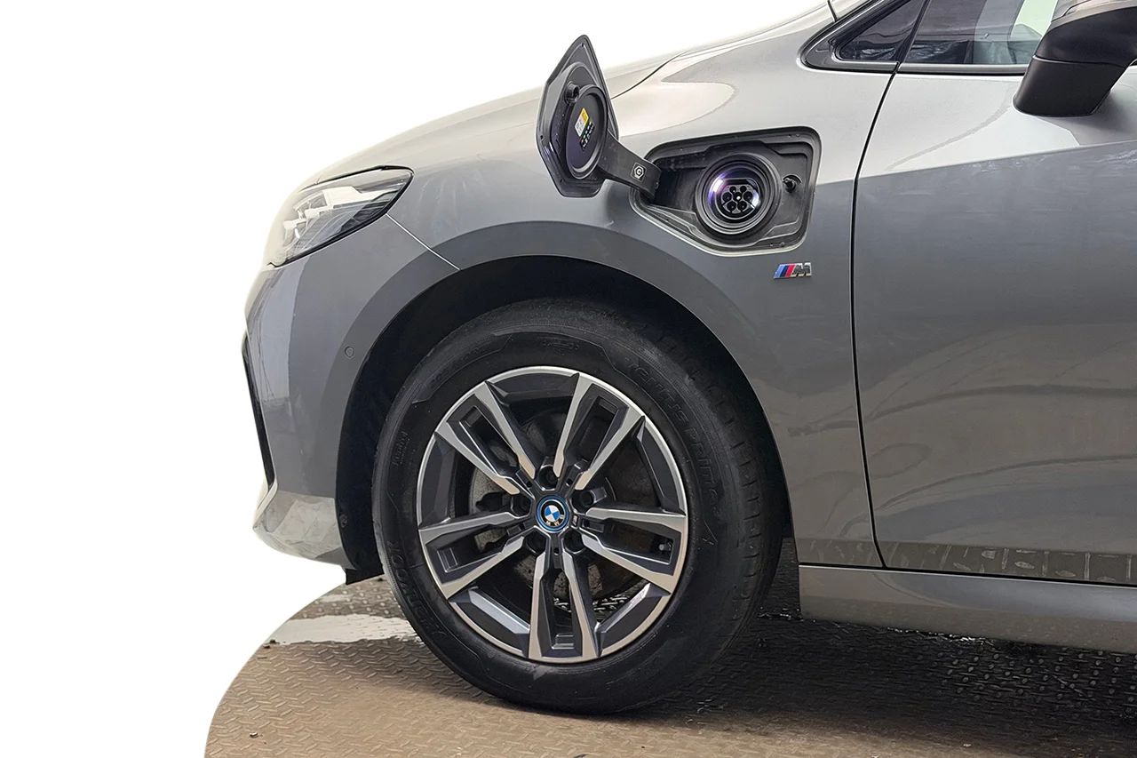 BMW 225e xDrive Active Tour M Sport P-Klimat Navi Kamera MOMS 245hk – bild 10 av 41