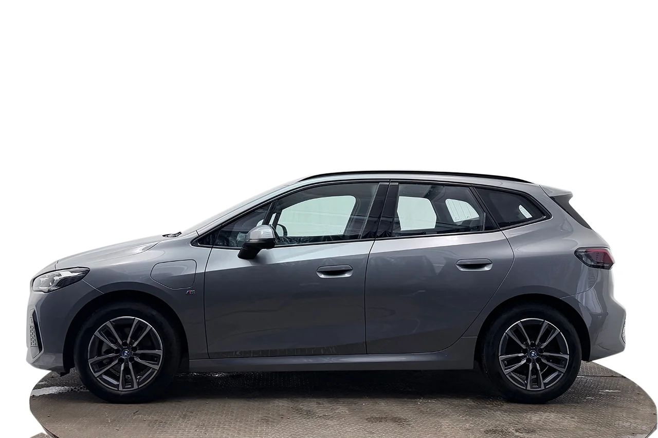BMW 225e xDrive Active Tour M Sport P-Klimat Navi Kamera MOMS 245hk – bild 9 av 41