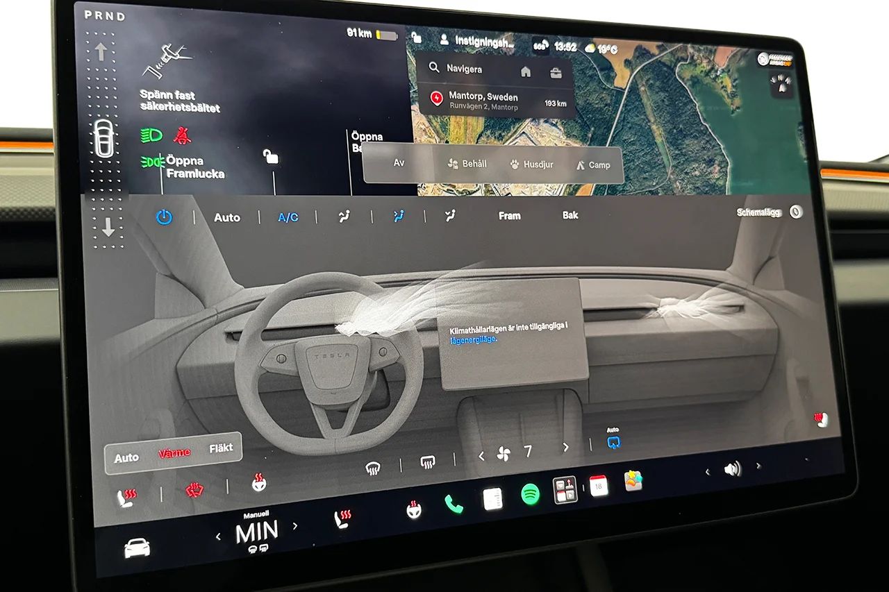Tesla Model 3 Performance Pano Läder AI-Dator Värmare 627hk – bild 29 av 38
