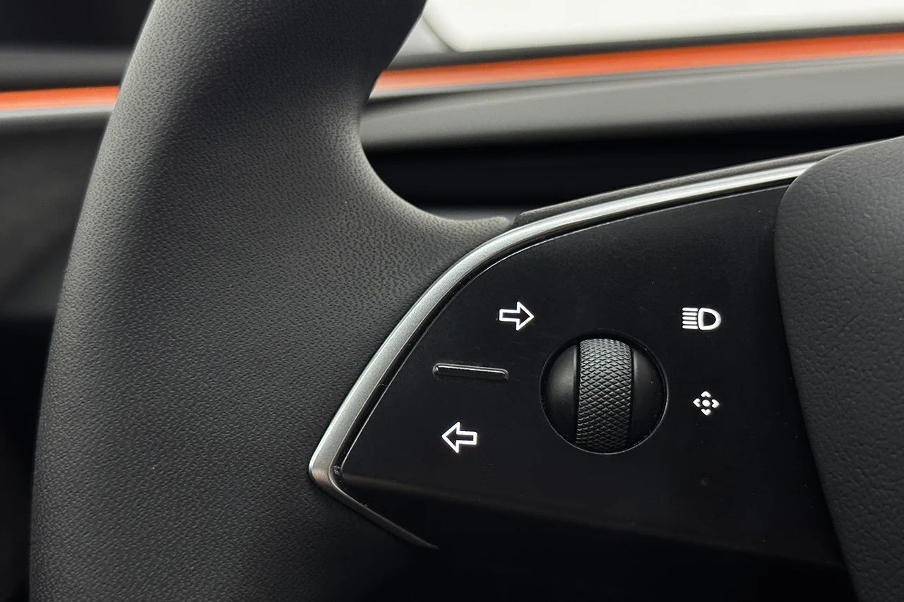 Tesla Model 3 Performance Pano Läder AI-Dator Värmare 627hk – bild 19 av 38