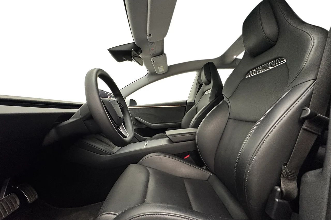 Tesla Model 3 Performance Pano Läder AI-Dator Värmare 627hk – bild 11 av 38