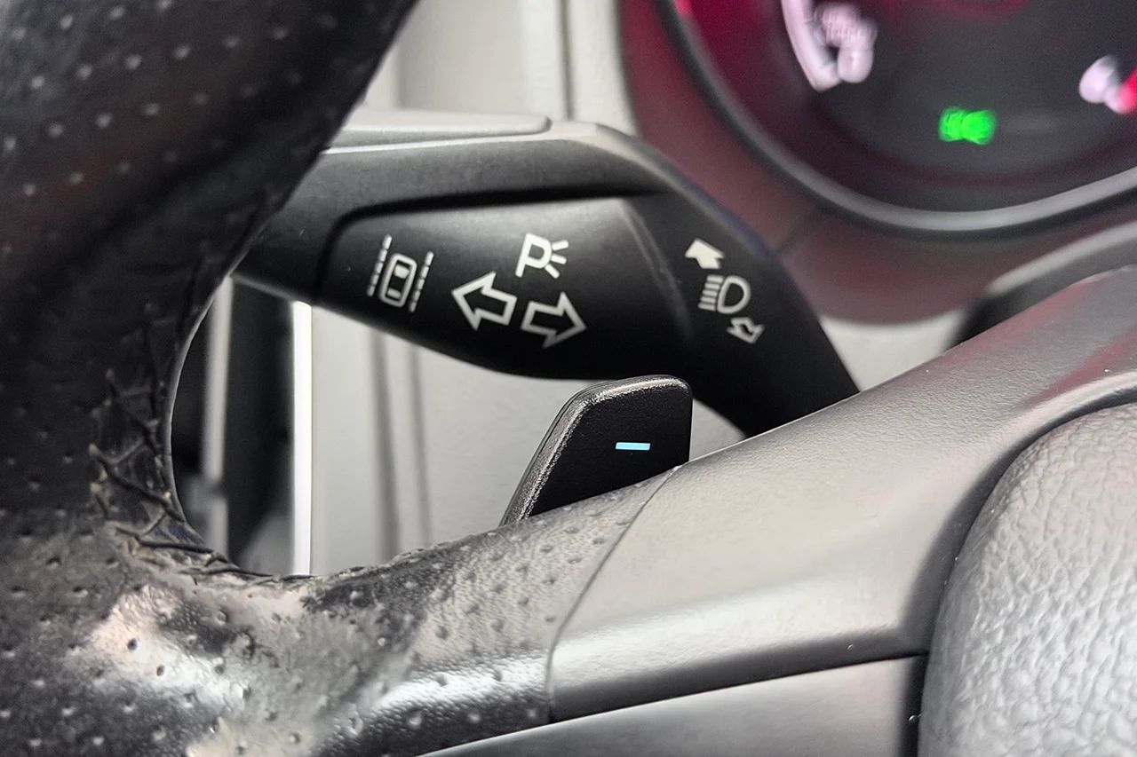 Ford Focus ST Kombi Automat Läder Elsäte Keyless Filassist 185hk – bild 21 av 32