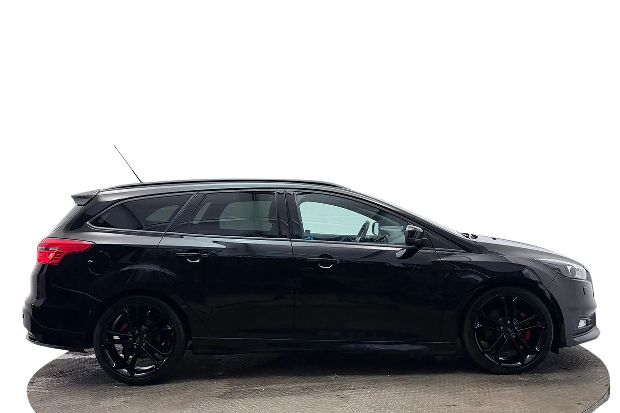 Ford Focus ST Kombi Automat Läder Elsäte Keyless Filassist 185hk – bild 4 av 32