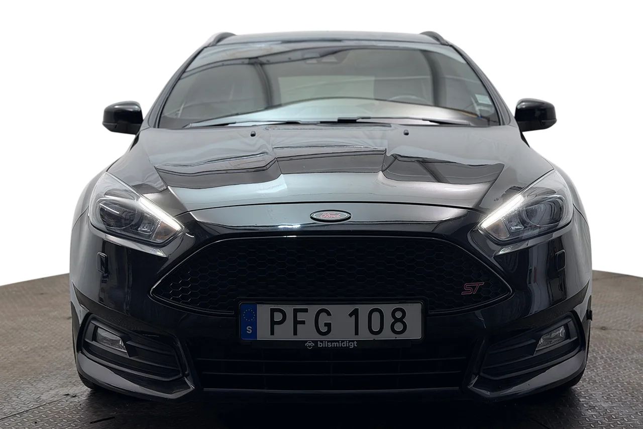 Ford Focus ST Kombi Automat Läder Elsäte Keyless Filassist 185hk – bild 2 av 32