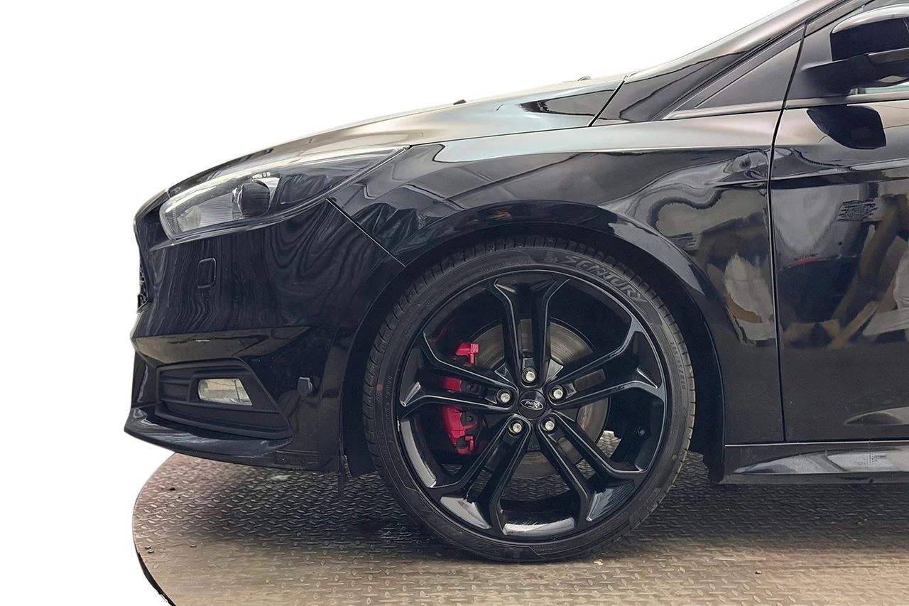 Ford Focus ST Kombi Automat Läder Elsäte Keyless Filassist 185hk – bild 10 av 32