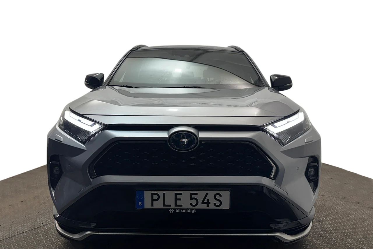 Toyota RAV4 Plug-in Hybrid Plug-in Drag HeadUp Cockpit Navi 360° Läder 306hk – bild 2 av 37