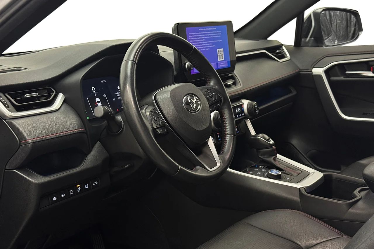 Toyota RAV4 Plug-in Hybrid Plug-in Drag HeadUp Cockpit Navi 360° Läder 306hk – bild 12 av 37