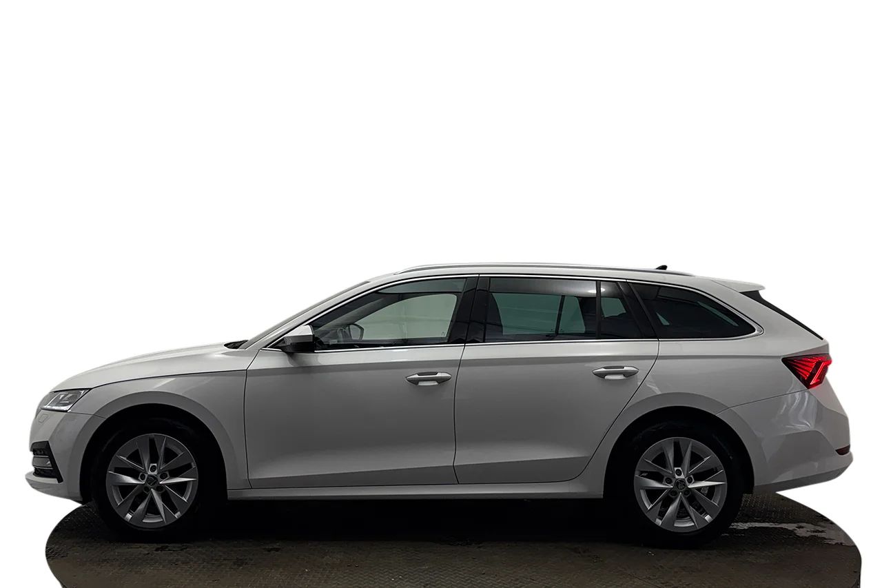 Skoda Octavia Kombi 2.0 TDI Automat Style Massage Kamera Värmare MOMS 150hk – bild 9 av 42