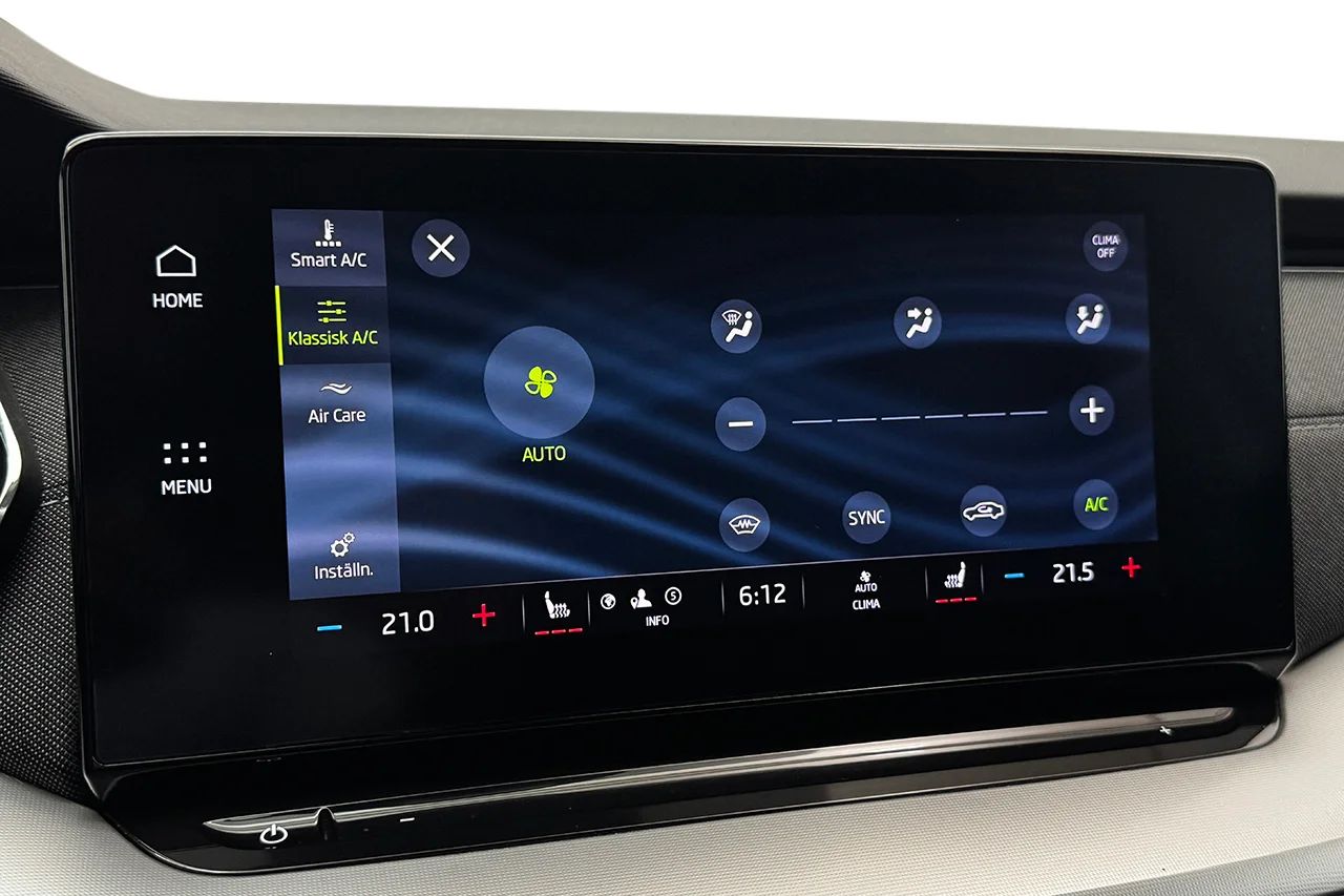 Skoda Octavia Kombi 2.0 TDI Automat Style Massage Kamera Värmare MOMS 150hk – bild 26 av 42